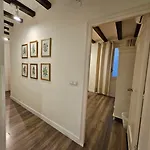 Family Flat Near Ramblas Bcn 5 Rooms