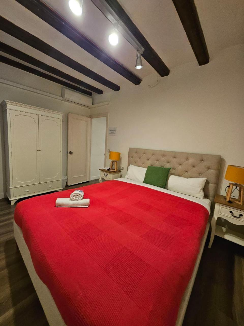 Family Flat Near Ramblas Bcn 5 Barcelona