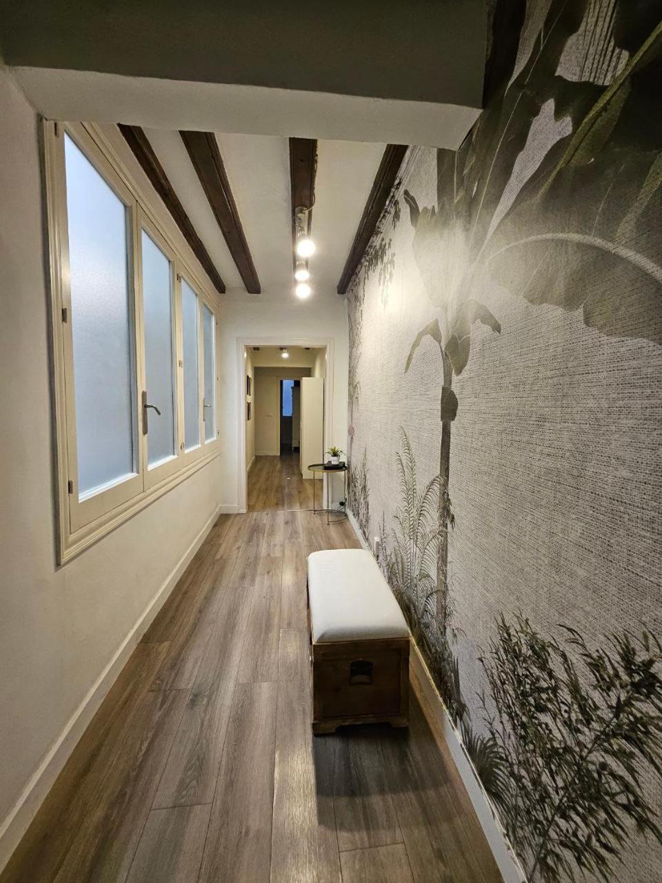 Family Flat Near Ramblas Bcn 5 * Barcelona